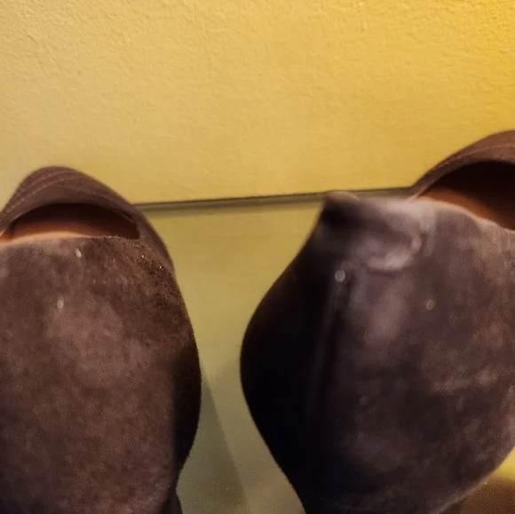 EUC Talbots Brown Suede Heels - Picture 2 of 8